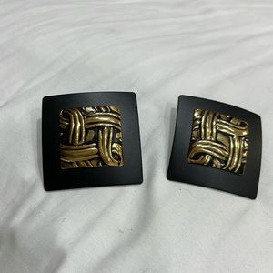 Black/gold tone square earrings
